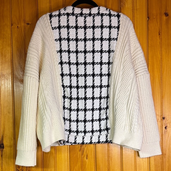 Umgee Ivory and Black Houndstooth Cardigan - Picture 8 of 8